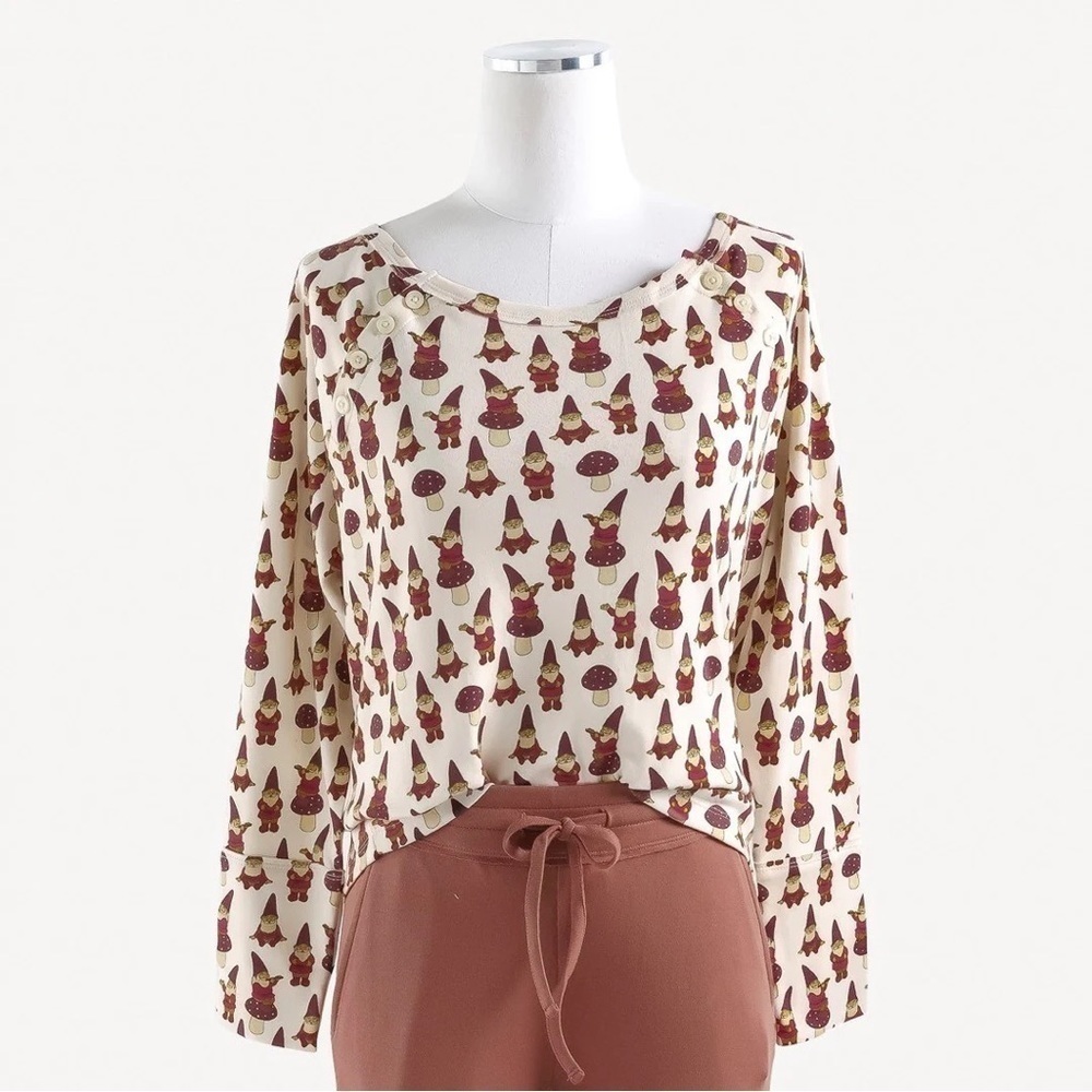 Kate Quinn Long Sleeve Relaxed Raglan Top, Gnomes, XL, NWT - Picture 3 of 7